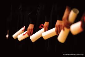 تقرير مناقشة تخرج